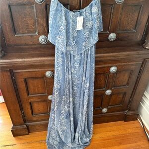 Aakaa Blue and White Floral Dress